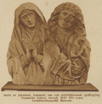 871065 Afbeelding van een fragment van een beeldhouwwerk van een graflegginsgsgroep met Maria en de apostel Johannes, ...